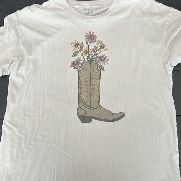 Oversized cream graphic tee With flowers in a boot - Picture 9 of 9